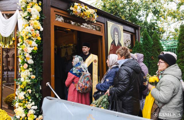 Pelerini pe Colina Bucuriei, la moaștele Sfântului Dimitrie cel Nou și ale Sfintei Elisabeta de la Pasărea