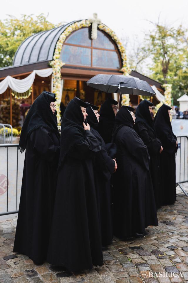 Pelerini la sărbătoarea Sfântului Dimitrie cel Nou