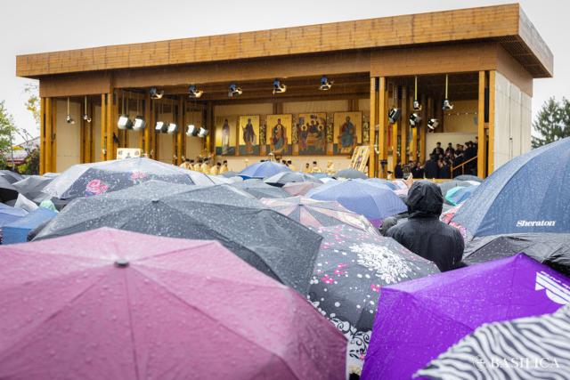 Pelerini la sărbătoarea Sfântului Dimitrie cel Nou