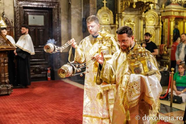 PS Nichifor a slujit Sfânta Liturghie la Catedrala Mitropolitană în a treia zi de pelerinaj
