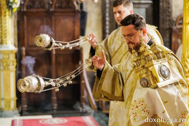 PS Nichifor a slujit Sfânta Liturghie la Catedrala Mitropolitană în a treia zi de pelerinaj