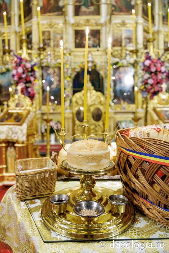 PS Nichifor a slujit Sfânta Liturghie la Catedrala Mitropolitană în a treia zi de pelerinaj