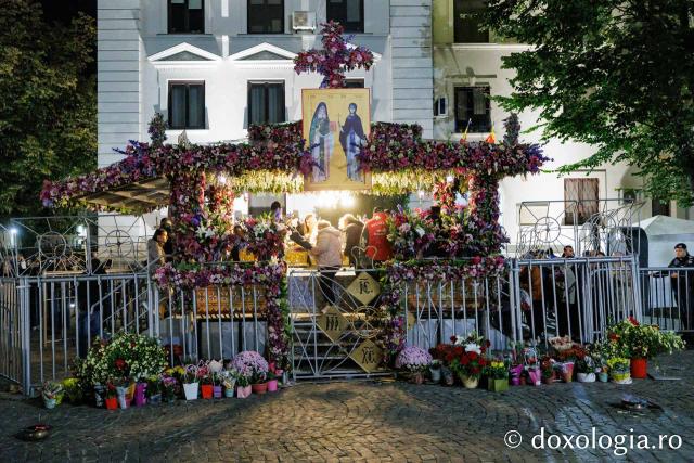 Slujba de priveghere în cinstea Cuvioasei Parascheva la Catedrala Mitropolitană din Iași
