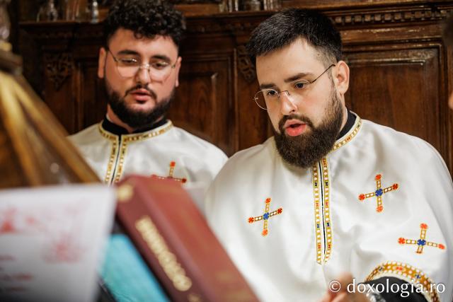 Slujba de priveghere în cinstea Cuvioasei Parascheva la Catedrala Mitropolitană din Iași