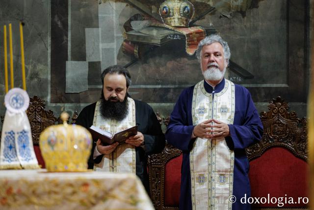 Slujba de priveghere în cinstea Cuvioasei Parascheva la Catedrala Mitropolitană din Iași
