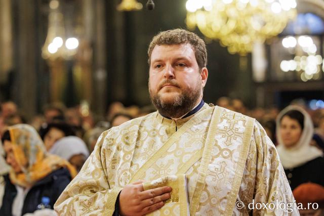 Slujba de priveghere în cinstea Cuvioasei Parascheva la Catedrala Mitropolitană din Iași