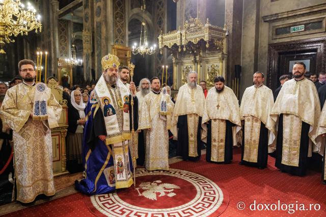 Slujba de priveghere în cinstea Cuvioasei Parascheva la Catedrala Mitropolitană din Iași