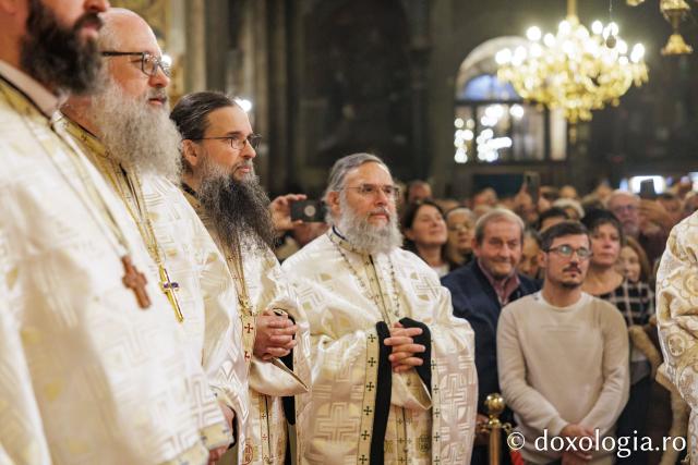 Slujba de priveghere în cinstea Cuvioasei Parascheva la Catedrala Mitropolitană din Iași