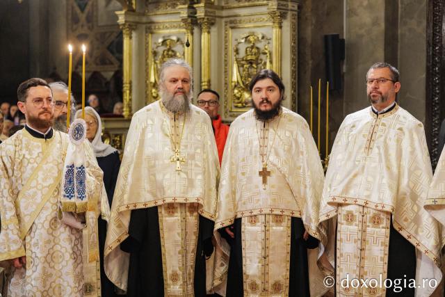 Slujba de priveghere în cinstea Cuvioasei Parascheva la Catedrala Mitropolitană din Iași