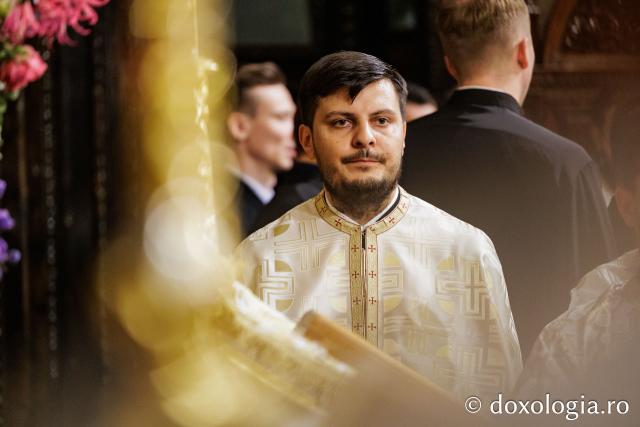 Slujba de priveghere în cinstea Cuvioasei Parascheva la Catedrala Mitropolitană din Iași