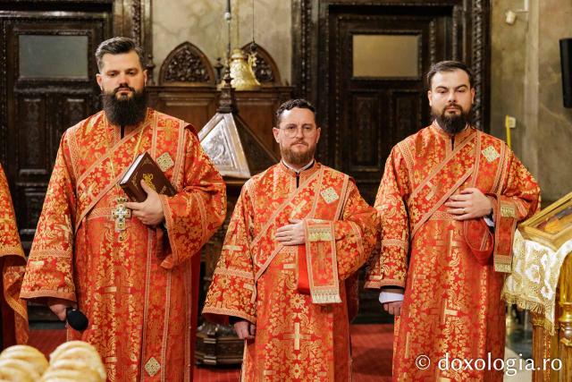 Priveghere în cinstea Sfântului Gheorghe la Catedrala Mitropolitană din Iași