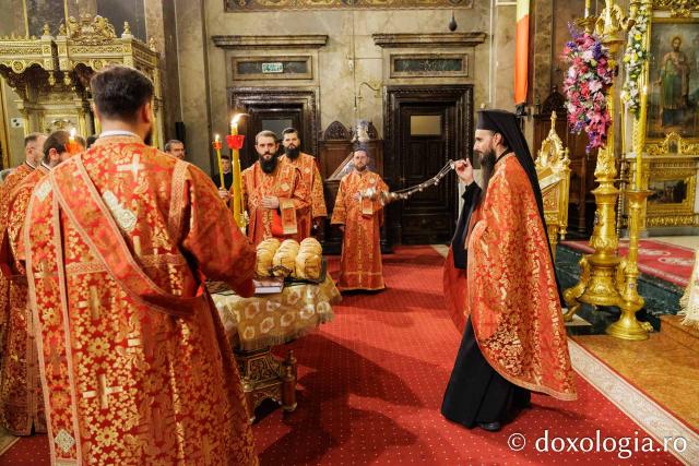 Priveghere în cinstea Sfântului Gheorghe la Catedrala Mitropolitană din Iași