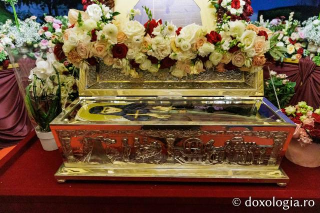 Moaștele Sfintei Cuvioase Mucenițe Evloghia de la Samurcășești au fost așezate în biserica mare a mănăstirii