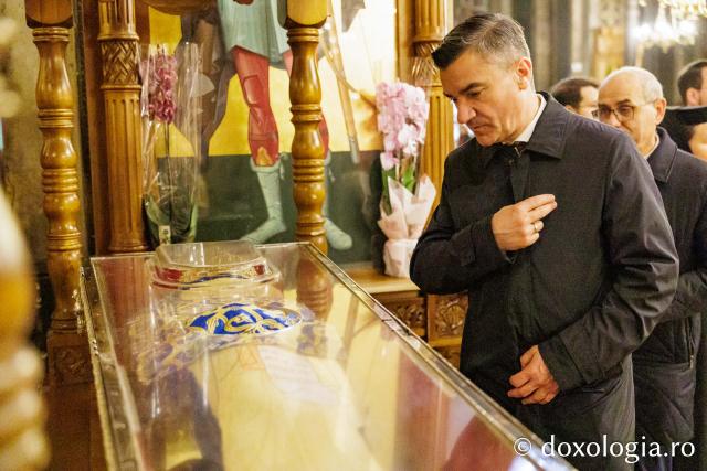 Moaștele Sfintei Parascheva au fost așezate în Catedrala Mitropolitană din Iași – 2026