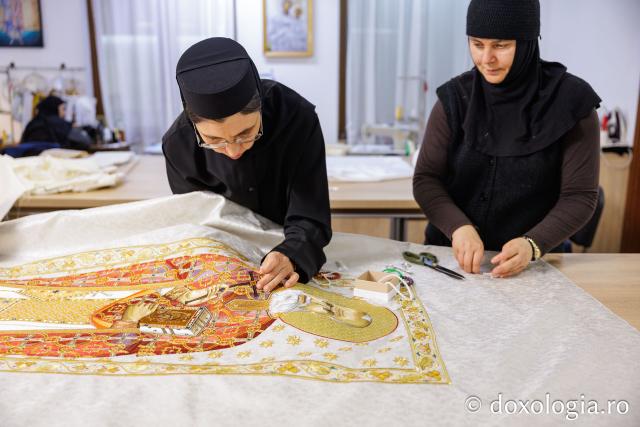 Veșmânt brodat pentru Sfântul Preot Mucenic Constantin Sârbu