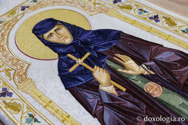 Veșmânt brodat pentru Sfânta Cuvioasă Muceniță Evloghia de la Samurcășești