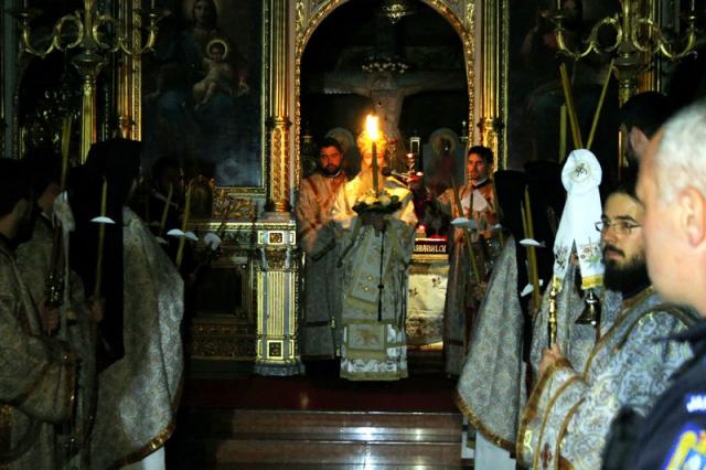 Slujba Învierii la Catedrala Mitropolitană din Iași, în imagini
