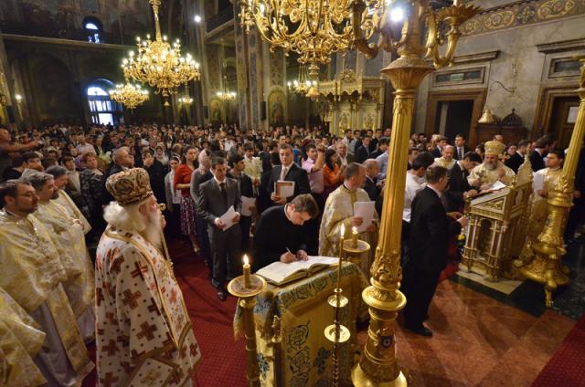 Teologii ieșeni au depus jurământul de credință (foto)