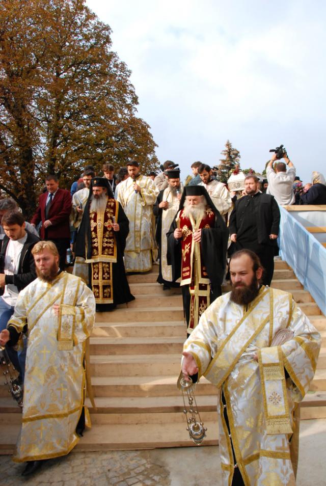 Scoaterea  moaștelor Sfintei Cuvioase Parascheva (2008)