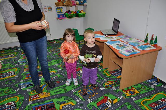 Vizita IPS Teofan la grădinița „Buna-Vestire” a Mitropoliei Moldovei și Bucovinei