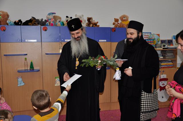 Vizita IPS Teofan la grădinița „Buna-Vestire” a Mitropoliei Moldovei și Bucovinei
