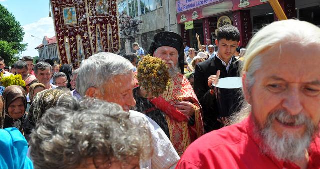Foto: Procesiunea cu moaştele Sfântului Ioan cel Nou de la Suceava - 24 iunie 2012
