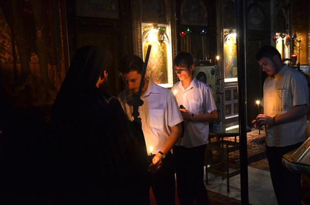 Slujbă de călugărie, săvârşită de IPS Teofan la Mănăstirea "Sfinţii Trei Ierahi" din Iaşi