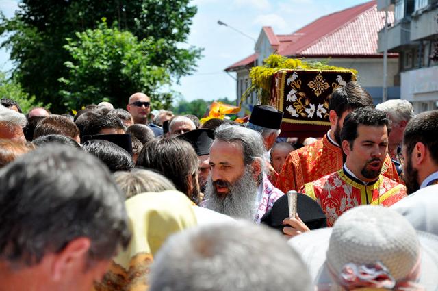 Foto: Procesiunea cu moaştele Sfântului Ioan cel Nou de la Suceava - 24 iunie 2012