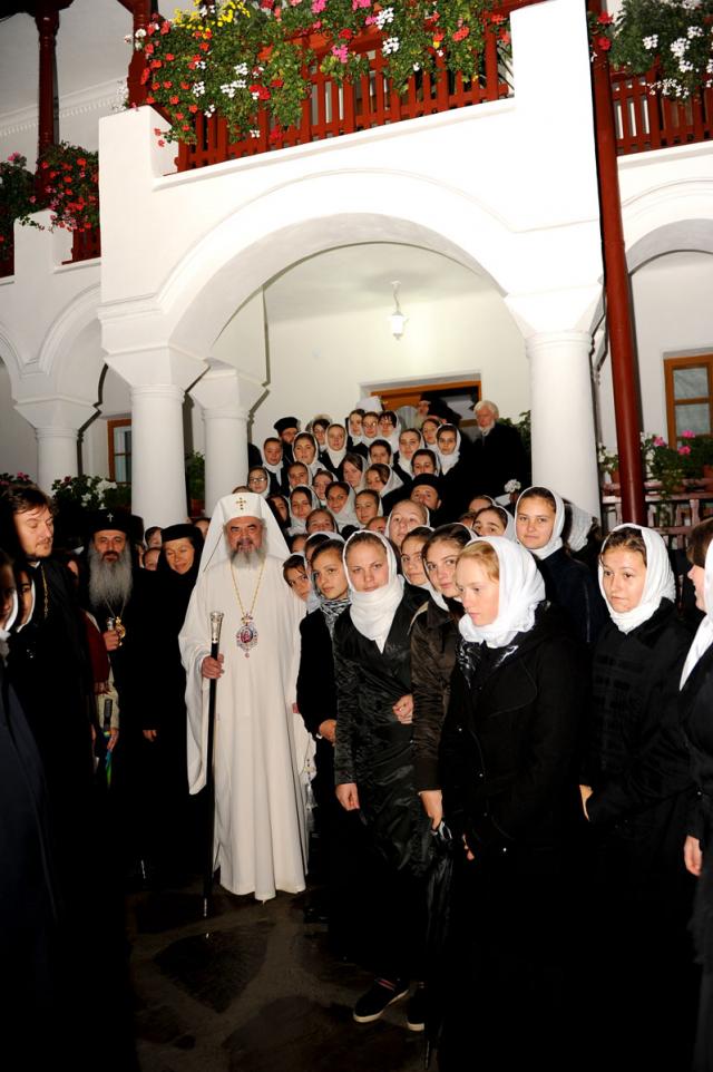 Vizita PF Daniel și a PF Hristofor la Mănăstirile Agapia și Văratec