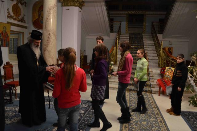 (Foto) Colindători la Reşedinţa Mitropolitană 2012 – Parohia Șcheia, Iaşi