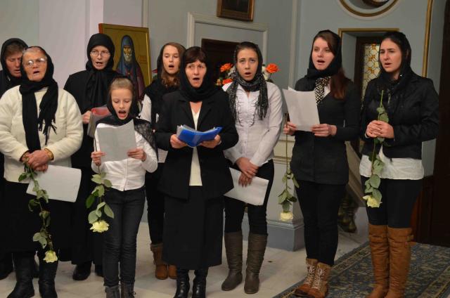Colindători la Reşedinţa Mitropolitană - Parohia Moineşti, com. Popricani, Iaşi