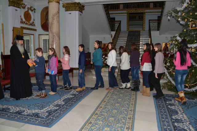 Colindători la Reşedinţa Mitropolitană - Școala Ştefan Bârsănescu 