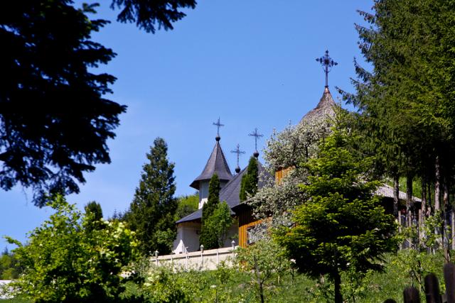 Izvorul Tămăduirii la Mănăstirea Horația - 11 mai 2013