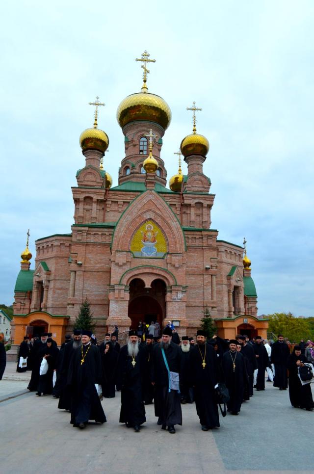 Pelerinaj în Ucraina al stareţilor şi stareţelor din Arhiepiscopia Iaşilor