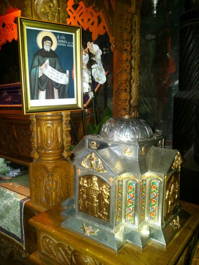 (Foto) Moaştele Sfântului Cuvios Simeon cel din Muntele Minunat 