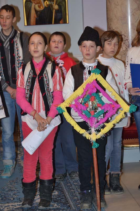 Colindători la Reşedinţa Mitropolitană - Şcoala Dagata, Judeţul Iaşi