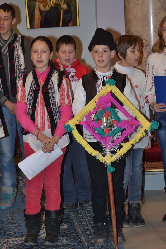 Colindători la Reşedinţa Mitropolitană - Şcoala Dagata, Judeţul Iaşi