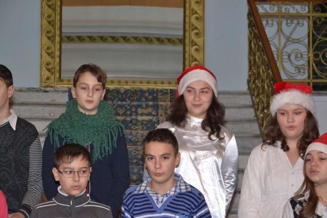 Colindători la Reşedinţa Mitropolitană - Şcoala Ştefan Bărsănescu Iaşi