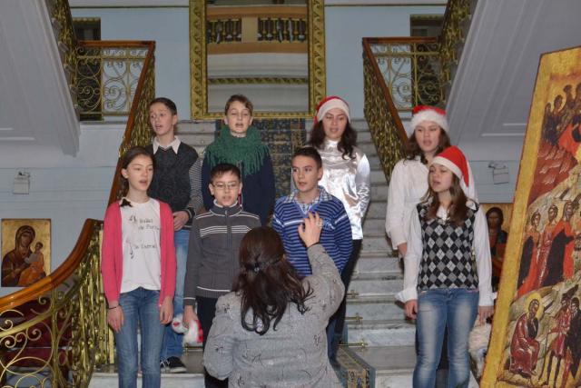 Colindători la Reşedinţa Mitropolitană - Şcoala Ştefan Bărsănescu Iaşi