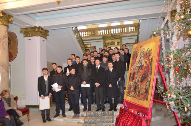 Colindători la Reşedinţa Mitropolitană -Colegiul Sf. Nicolae Iași