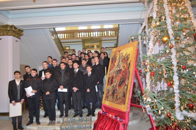 Colindători la Reşedinţa Mitropolitană -Colegiul Sf. Nicolae Iași