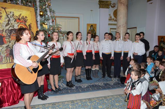 Colindători la Reşedinţa Mitropolitană - Liceul special pentru nevăzători Târgu Frumos