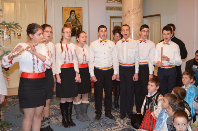 Colindători la Reşedinţa Mitropolitană - Liceul special pentru nevăzători Târgu Frumos