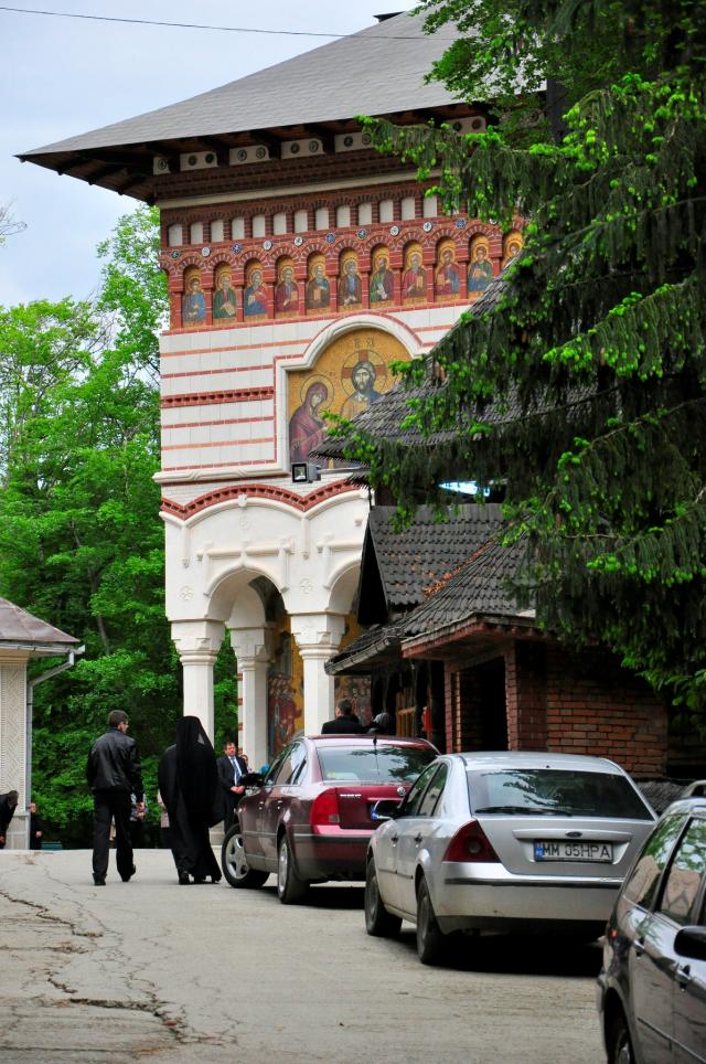 biserica nouă a Mănăstirii „Sfânta Ana”, Rohia 