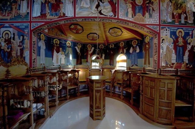 (Foto) Pace și liniște la Mănăstirea Izvorul Tămăduirii din Dunlop - SUA