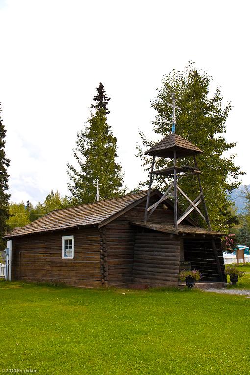 Culoare, linişte şi pace - Cimitirul vesel din Eklutna, Alaska