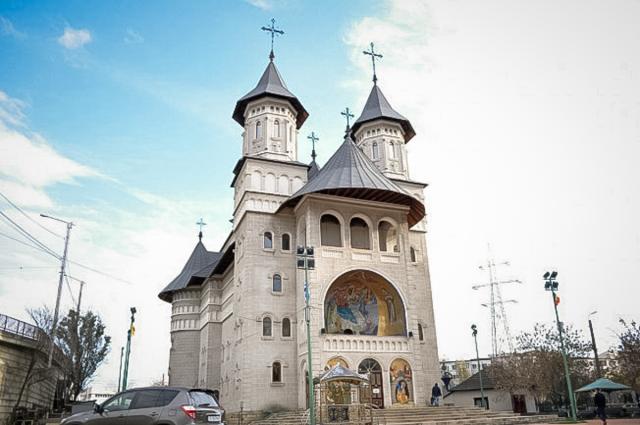Biserica „Sfântul Nectarie” din Iași - galerie FOTO