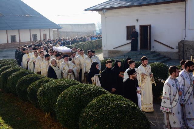 Slujba de înmormântare a IPS Eftimie Luca, Arhiepiscopul Romanului şi Bacăului
