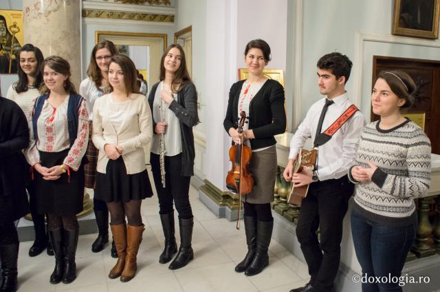 Colindători la Reședința Mitropolitană - Studenți ai Universității de Medicină și Farmacie, Iași