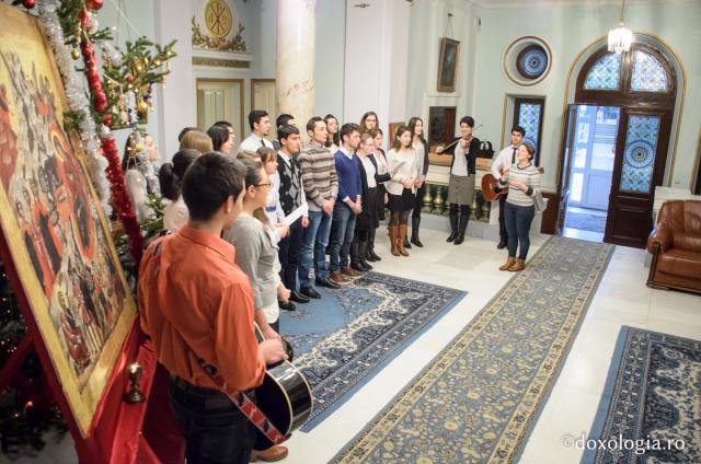 Colindători la Reședința Mitropolitană - Studenți ai Universității de Medicină și Farmacie, Iași